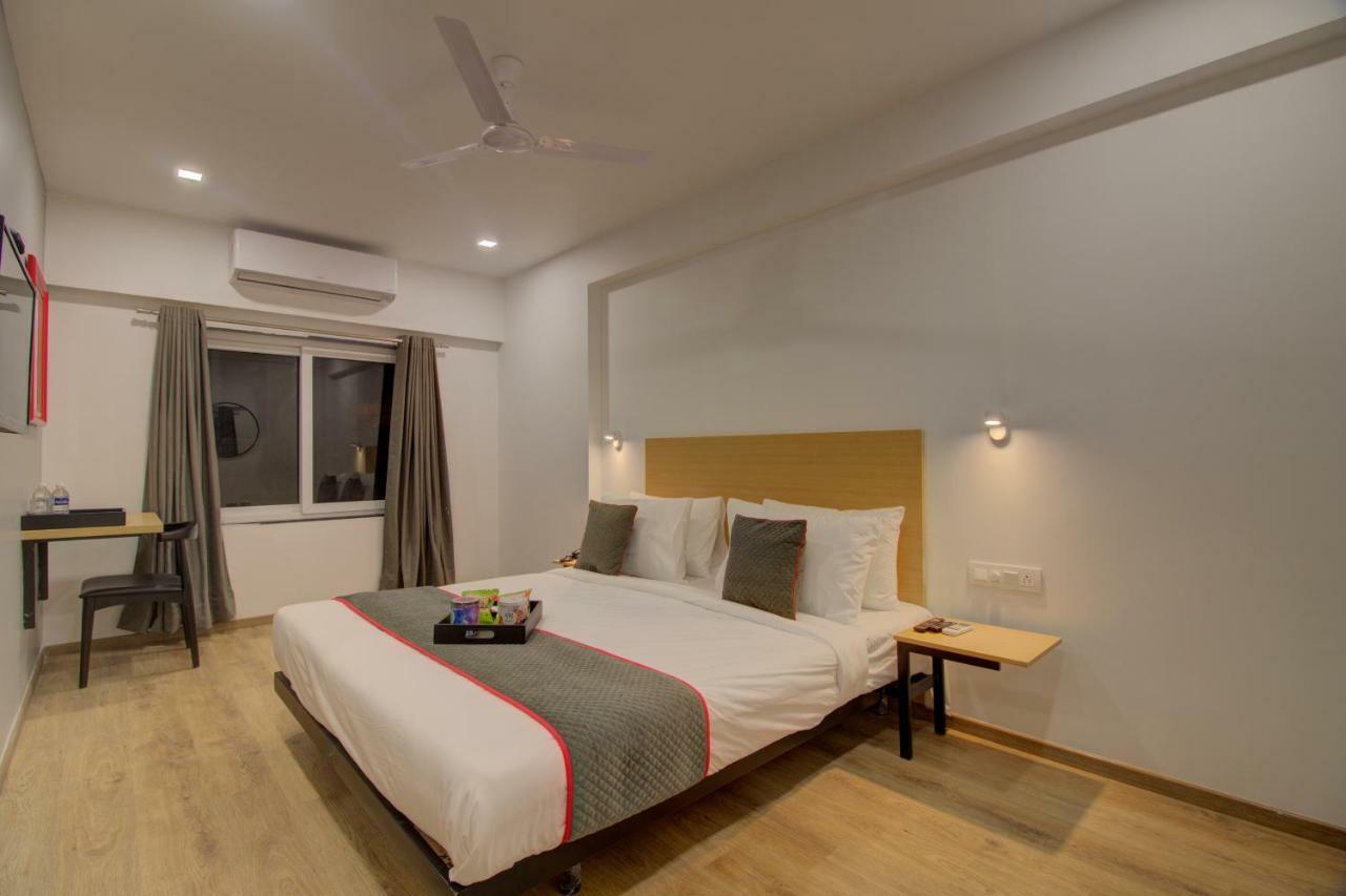 Townhouse Oak Kopar Khairane Navi Mumbai Formerly Ivy Hotel ภายนอก รูปภาพ