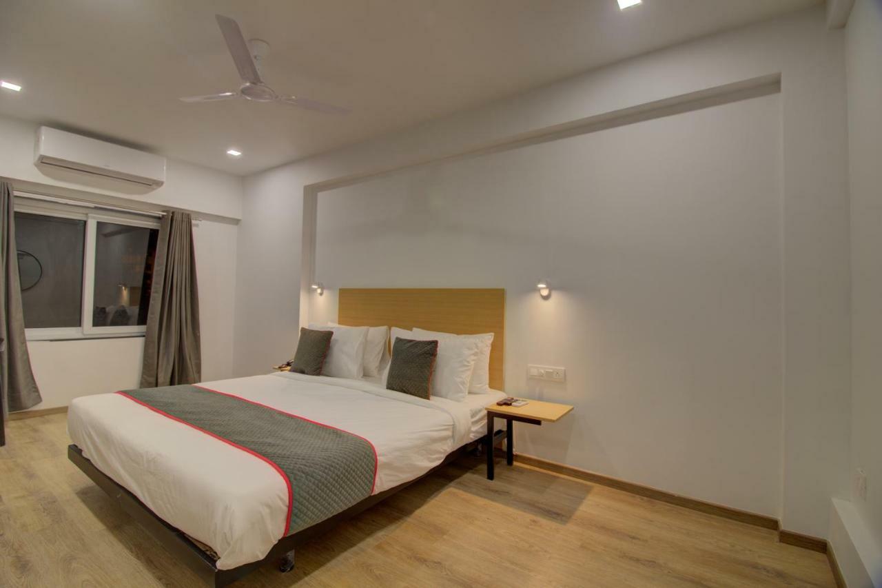 Townhouse Oak Kopar Khairane Navi Mumbai Formerly Ivy Hotel ภายนอก รูปภาพ