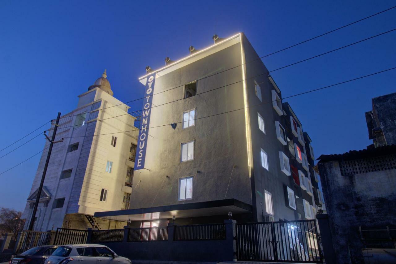Townhouse Oak Kopar Khairane Navi Mumbai Formerly Ivy Hotel ภายนอก รูปภาพ