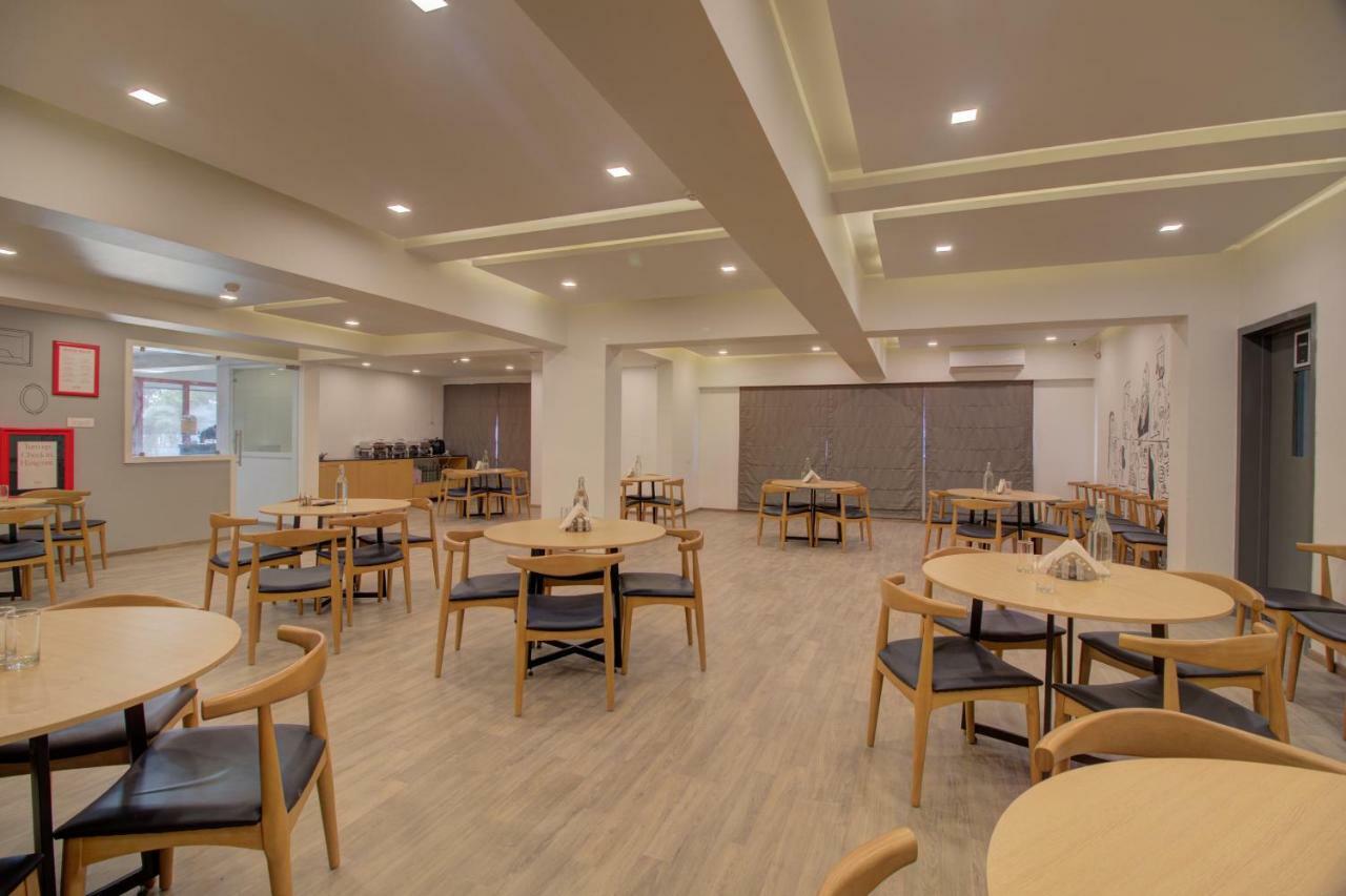Townhouse Oak Kopar Khairane Navi Mumbai Formerly Ivy Hotel ภายนอก รูปภาพ